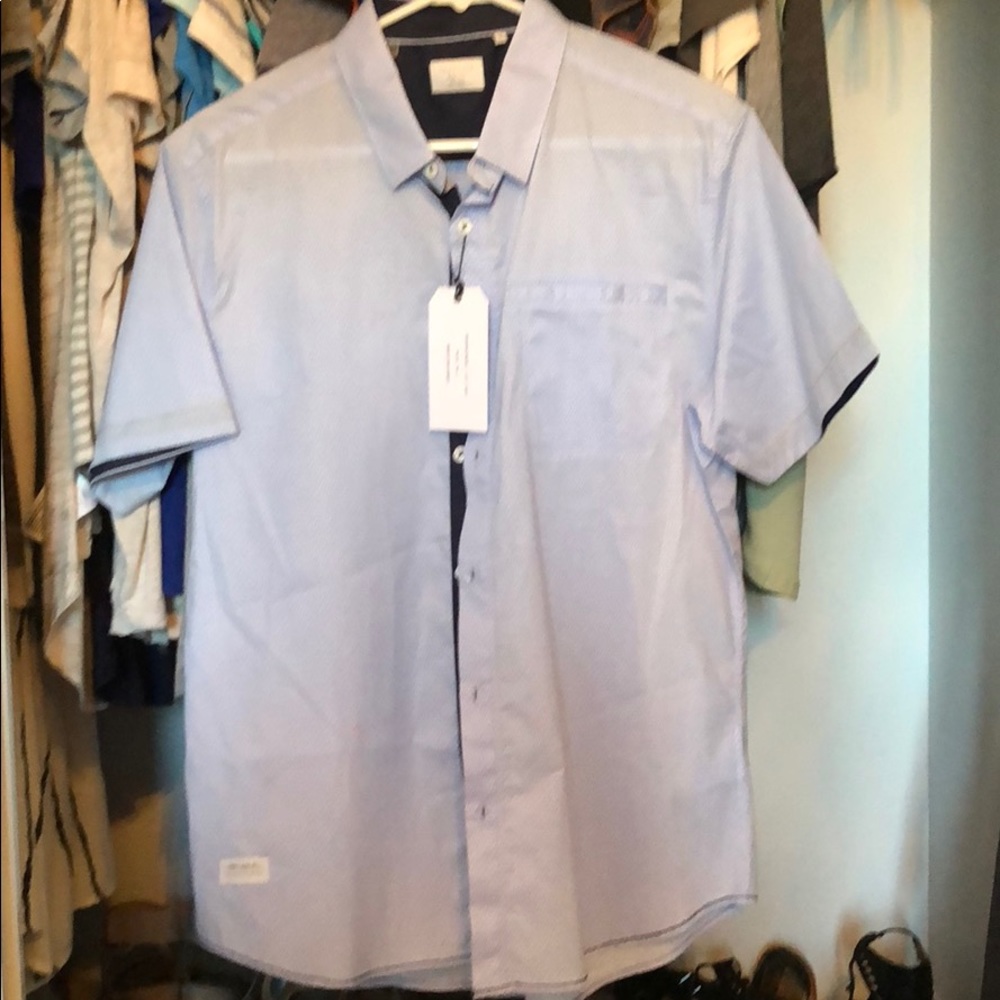 MEN’S SLEEK SOLID SHIRT